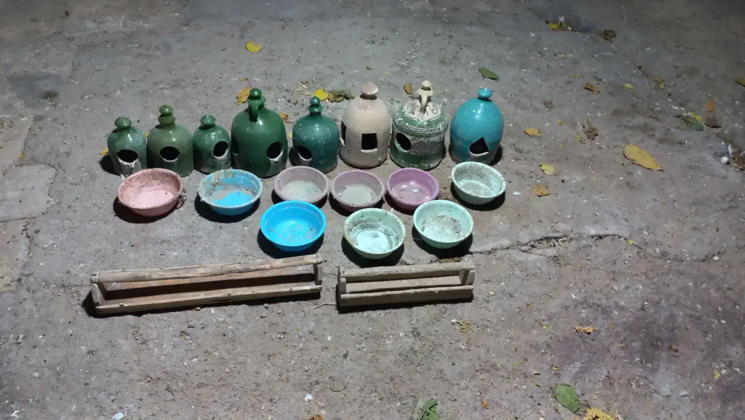 دونخوری  و آب خوری  جا تخمی   کفتر|پرنده|قم, چهار مردان|دیوار