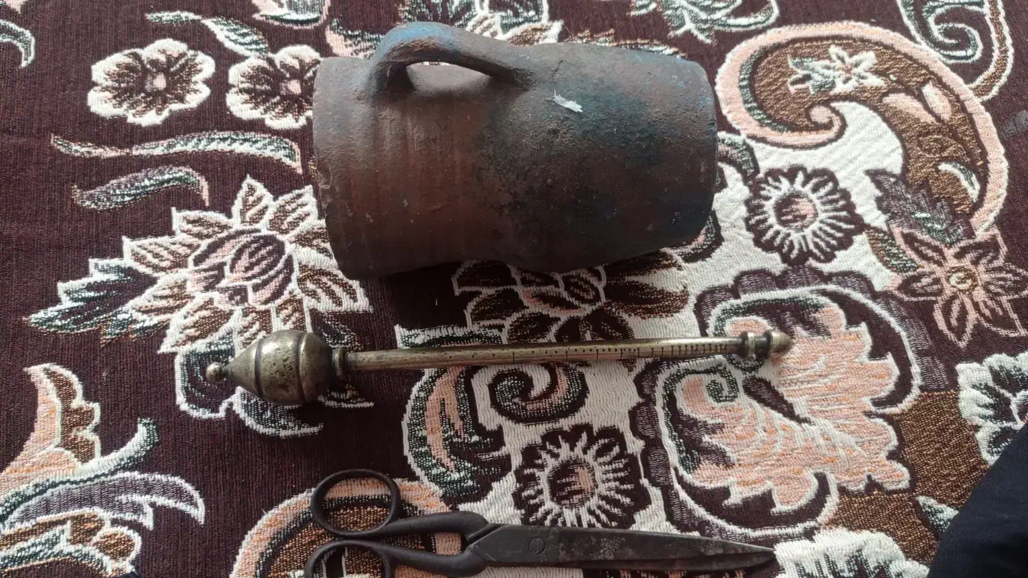 کوزه قدیمی|کلکسیون اشیاء عتیقه|لاهیجان, بوجایه|دیوار