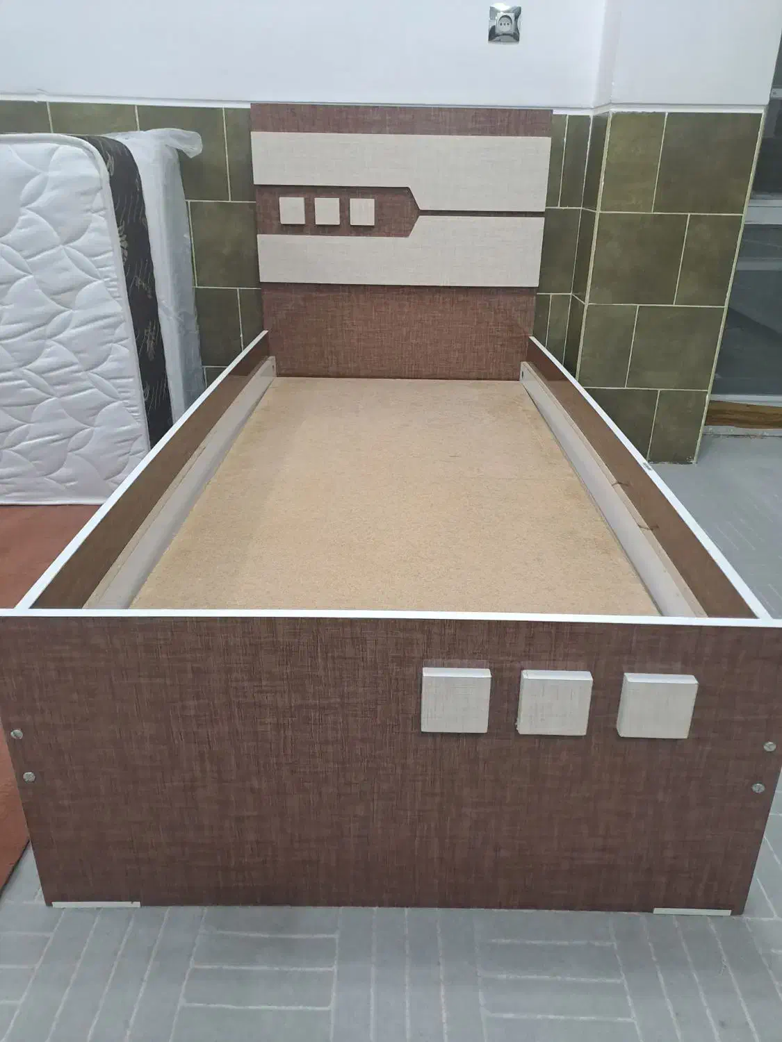 تختخواب نوجوانی|تخت و سرویس خواب|مبارکه, |دیوار