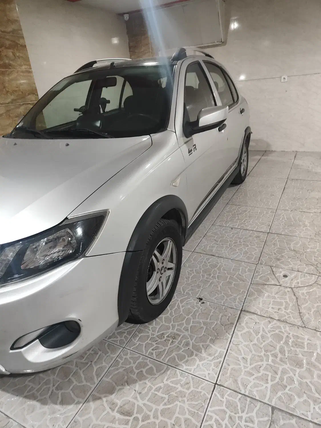 ماشین کوییکR ۱۴۰۰(دارای مانیتور و بدون رنگ)|خودرو سواری و وانت|تبریز, |دیوار