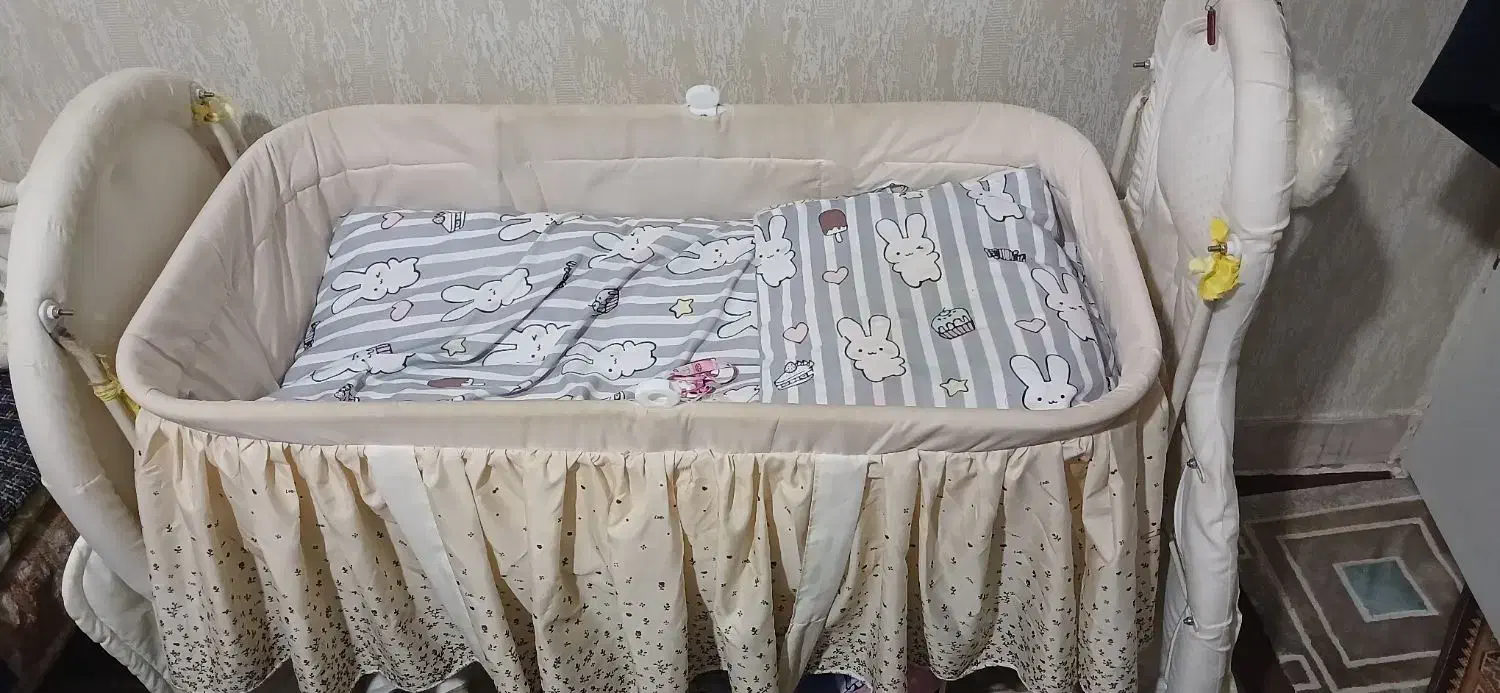 گهواره کودک|تخت و صندلی بچه|شهریار, شهرک وائین|دیوار