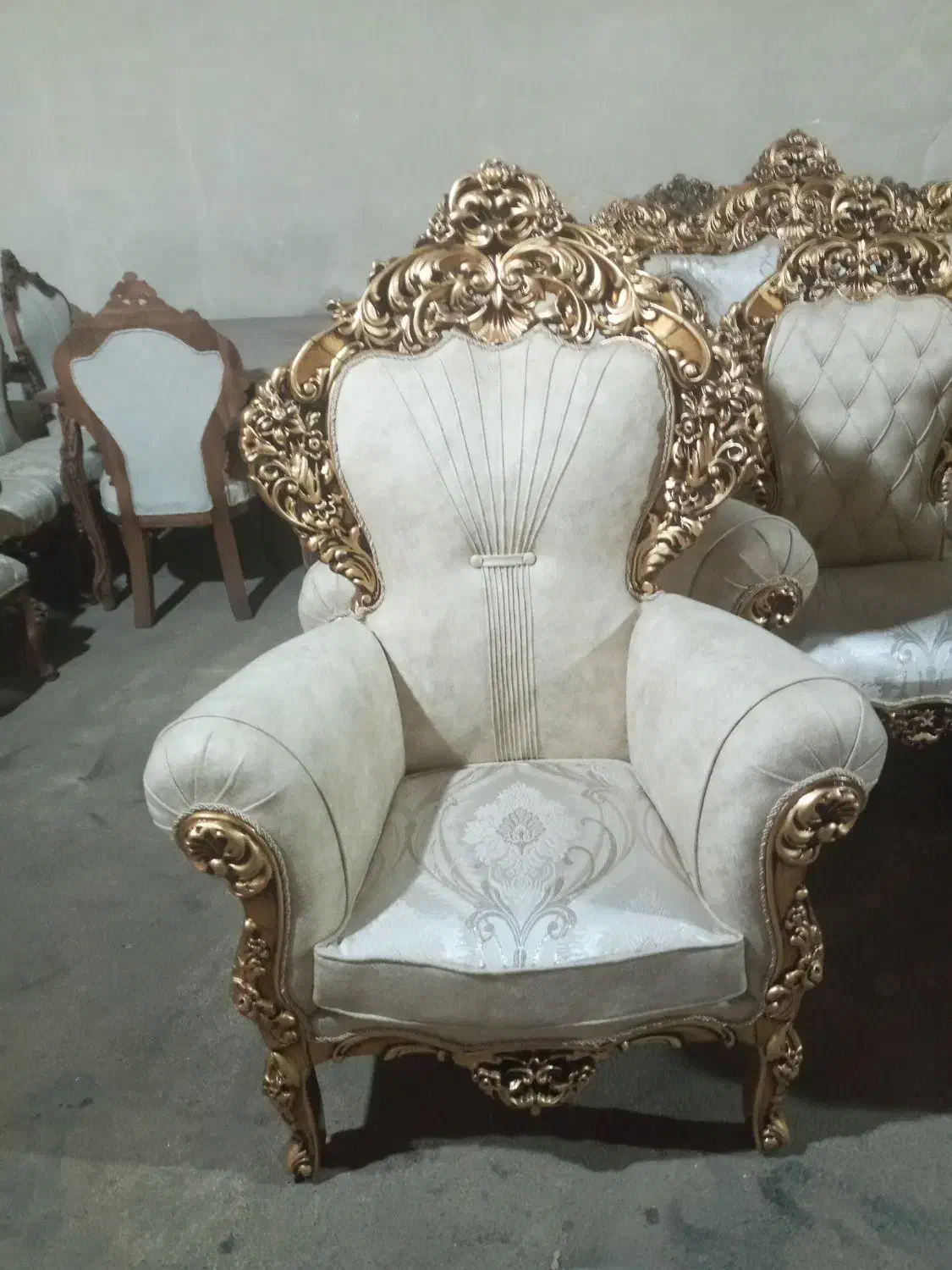 مبل مهر سلطنتی|مبلمان خانگی و میز عسلی|اصفهان, رهنان|دیوار