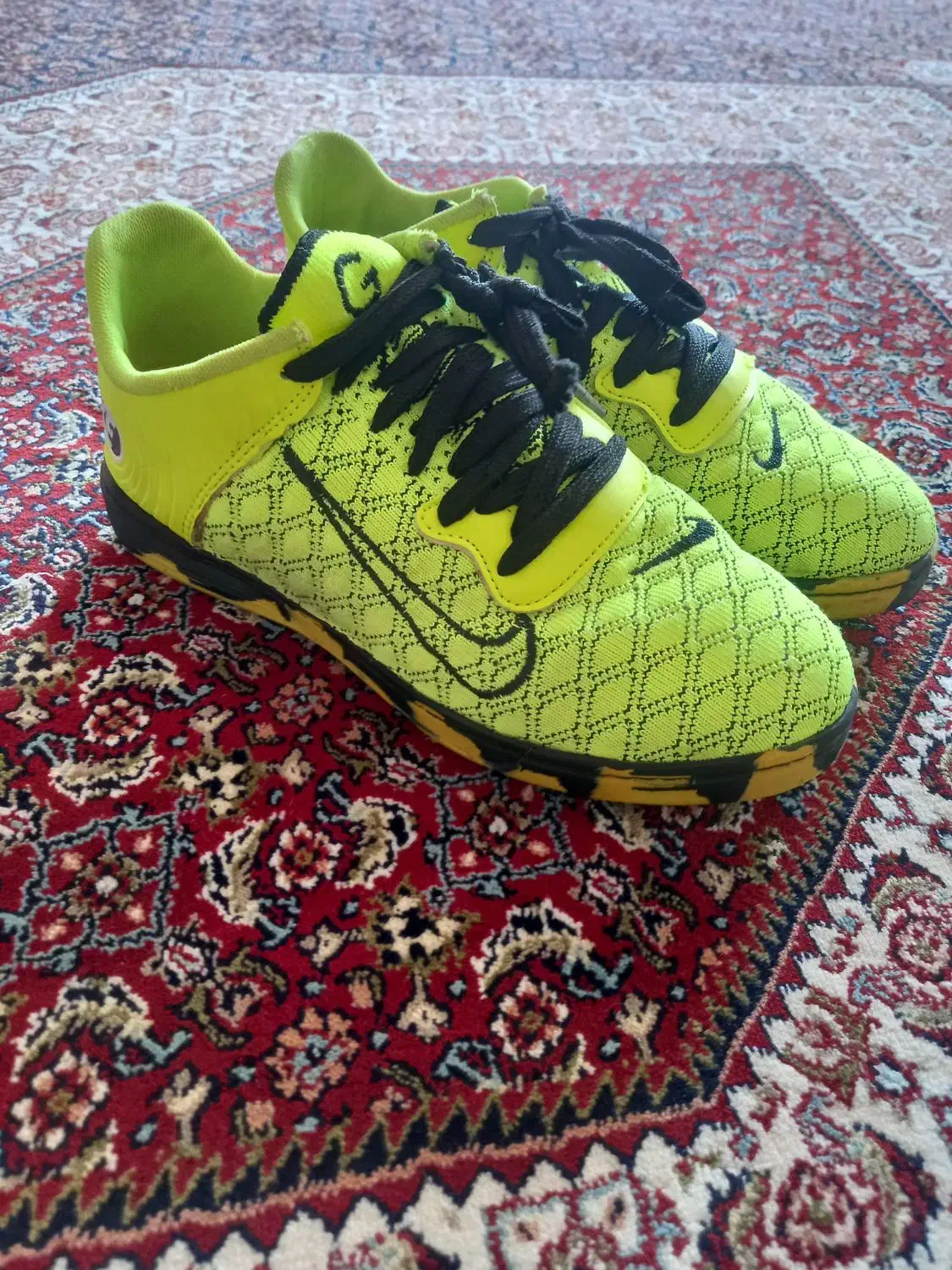 کفش ورزشی فوتسال سالنی|کیف، کفش، کمربند|زنجان, |دیوار