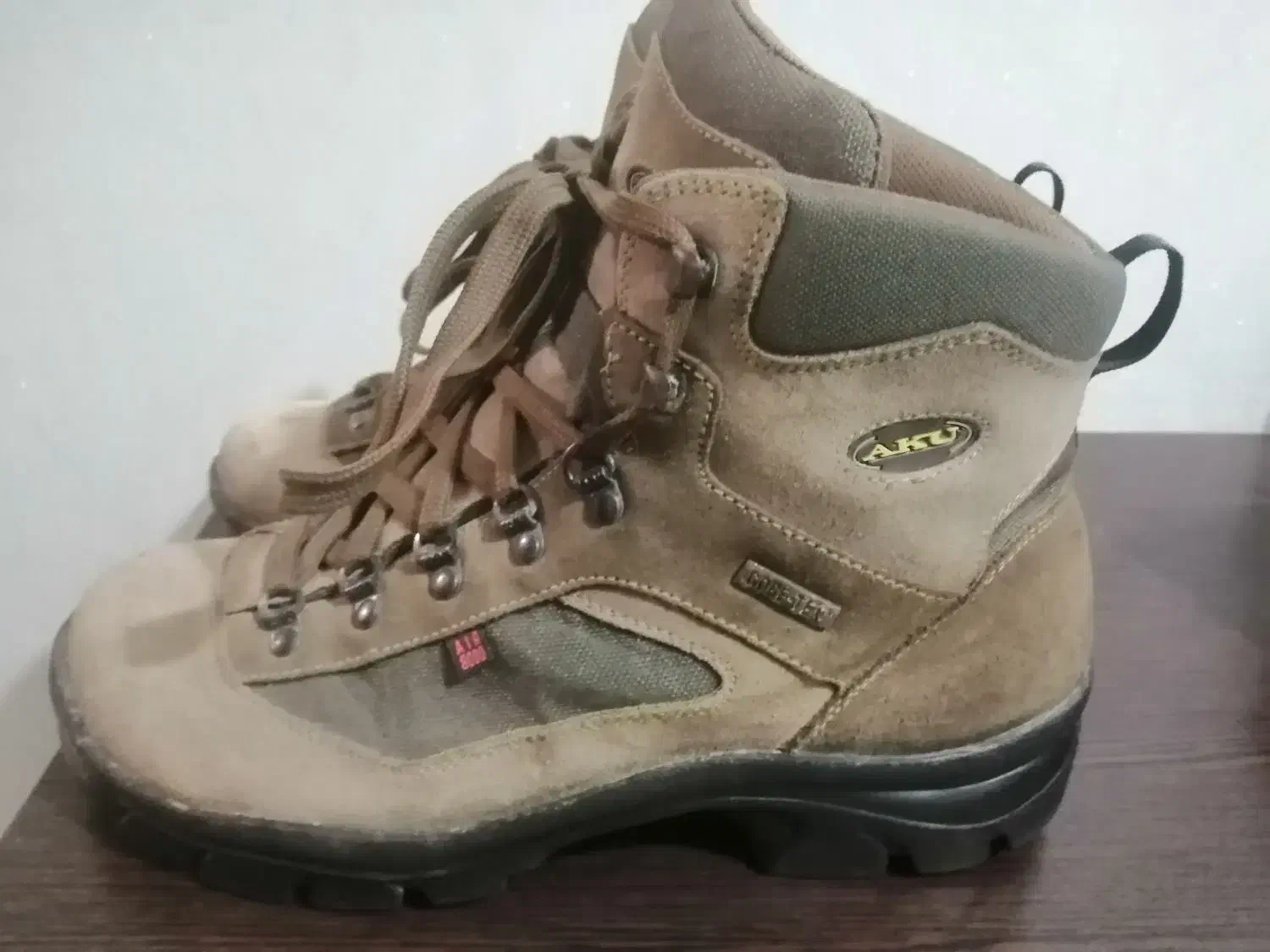 کفش کوه نوردی آکوایتالیایی|کیف، کفش، کمربند|کرج, ساماندهی|دیوار