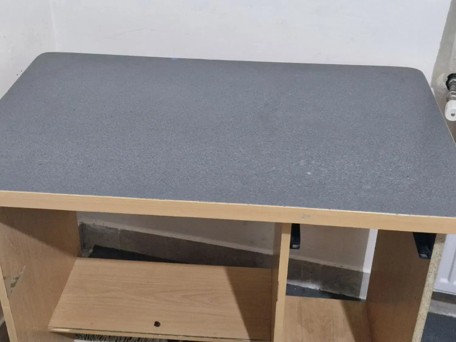 میز مطالعه|میز تحریر و کامپیوتر|فولادشهر, مسکن مهر فولادشهر|دیوار