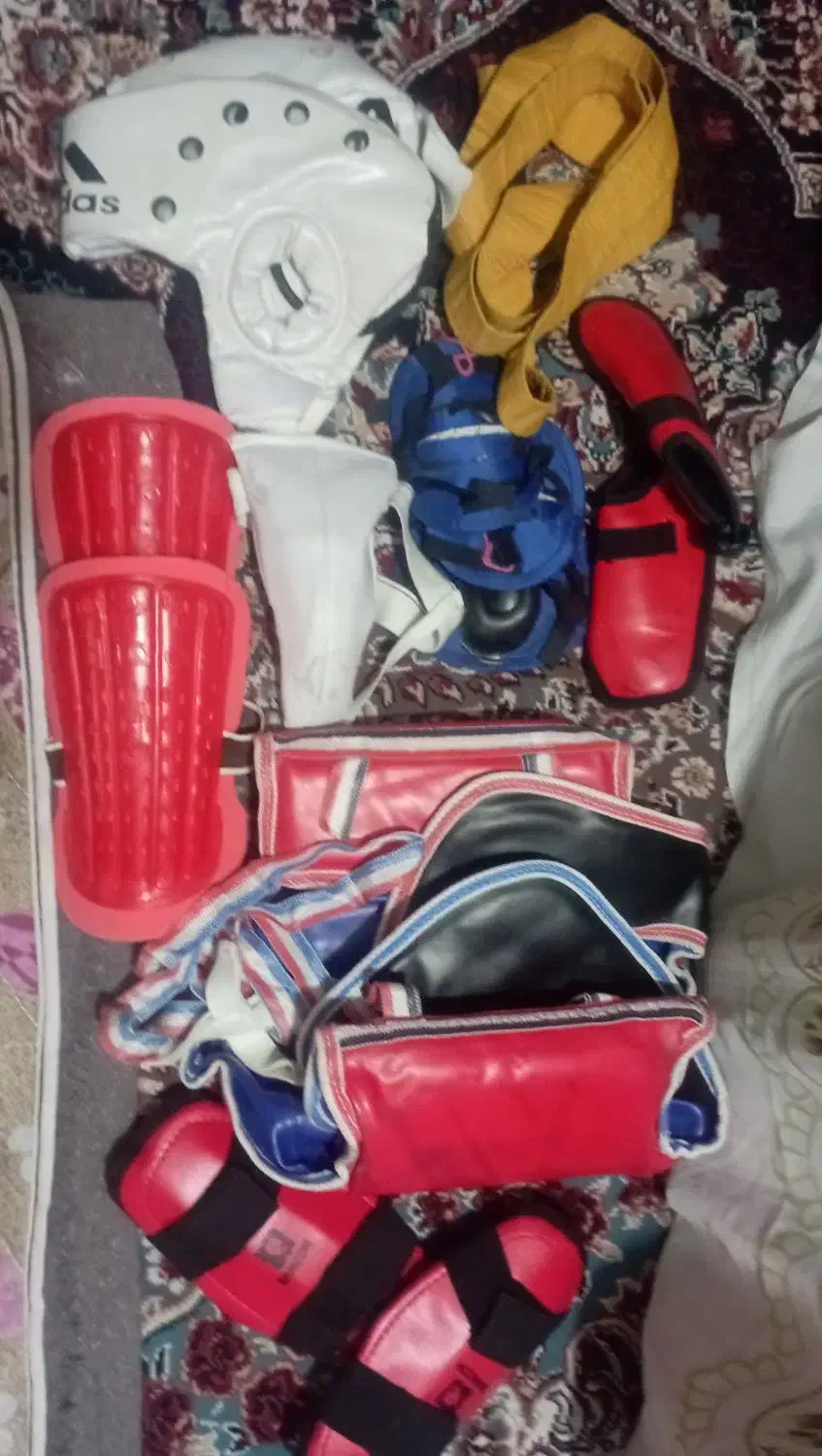 اسکیت کفشی و لوازم تکواندو|دوچرخه، اسکیت، اسکوتر|بیرجند, |دیوار