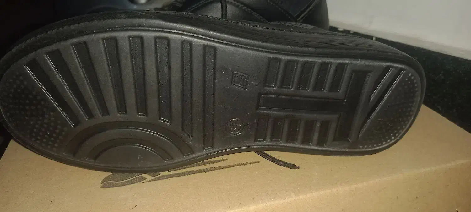 کفش اسپرت نو|کیف، کفش، کمربند|تربت جام, والفجر|دیوار