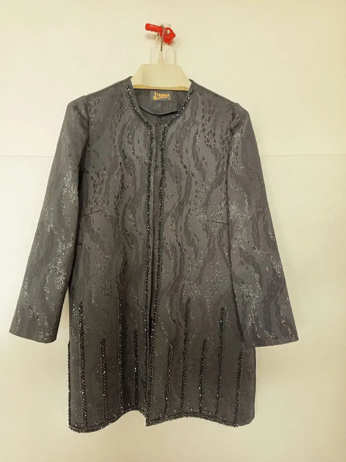 کت مجلسی|لباس|سراب, |دیوار