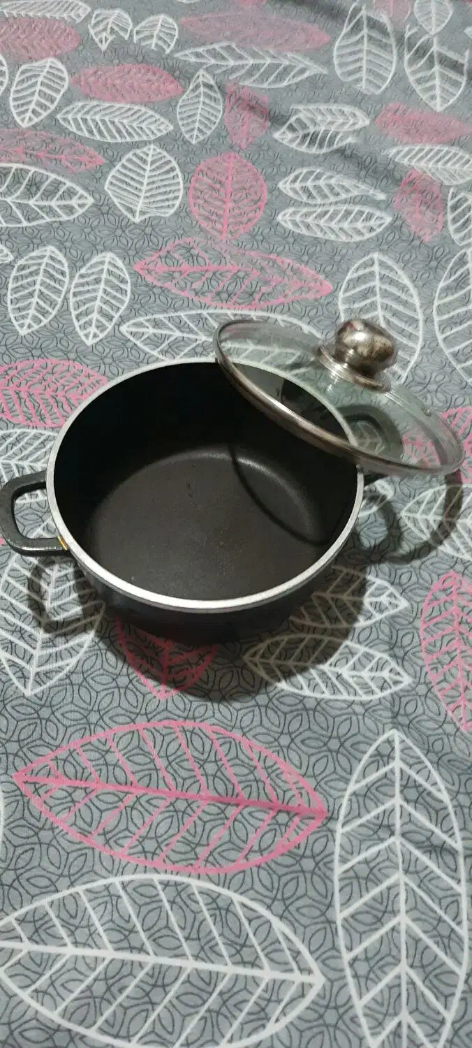 یه قابلمه چدن ،دوتامایتابه|ظروف پخت‌وپز|شیراز, سلطان آباد|دیوار