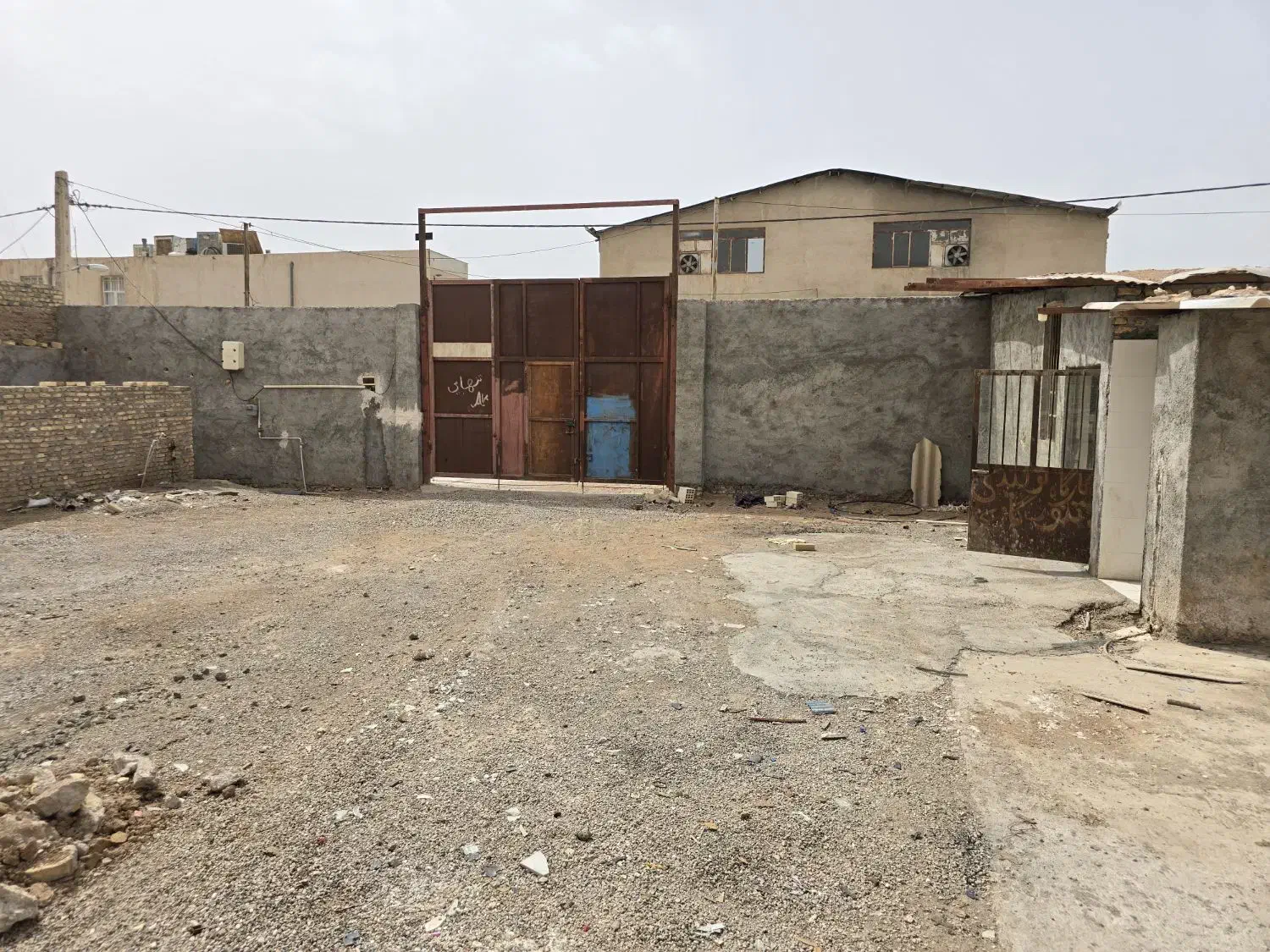 کارگاه جهت کار صافکاری نقاشی انبار وغیره|اجارهٔ دفتر صنعتی، کشاورزی، تجاری|یزد, |دیوار