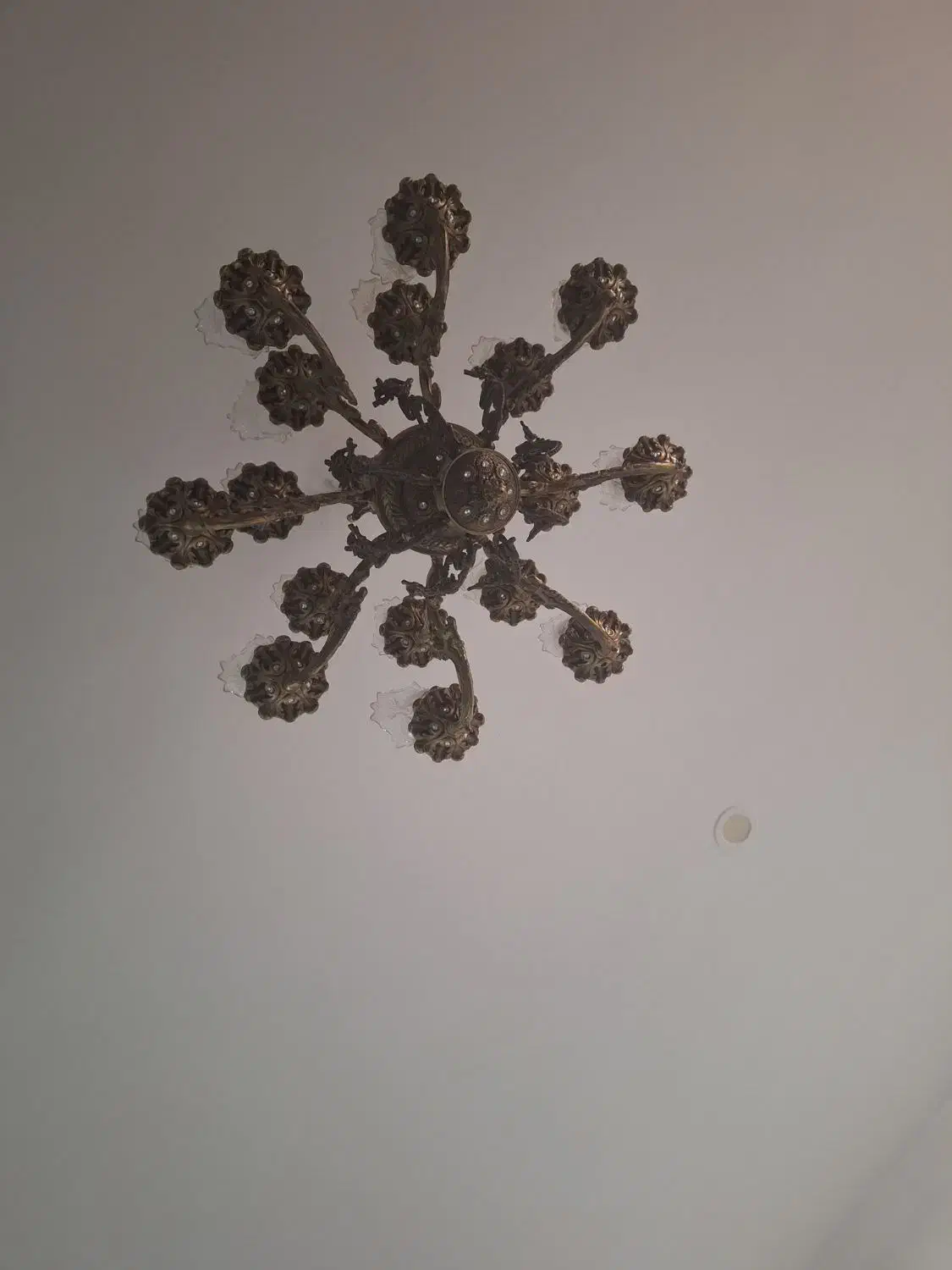 لوستر برنز اصل 16 شاخه با گوشواره های آویز|لوستر و چراغ آویز|کرج, کیانمهر|دیوار