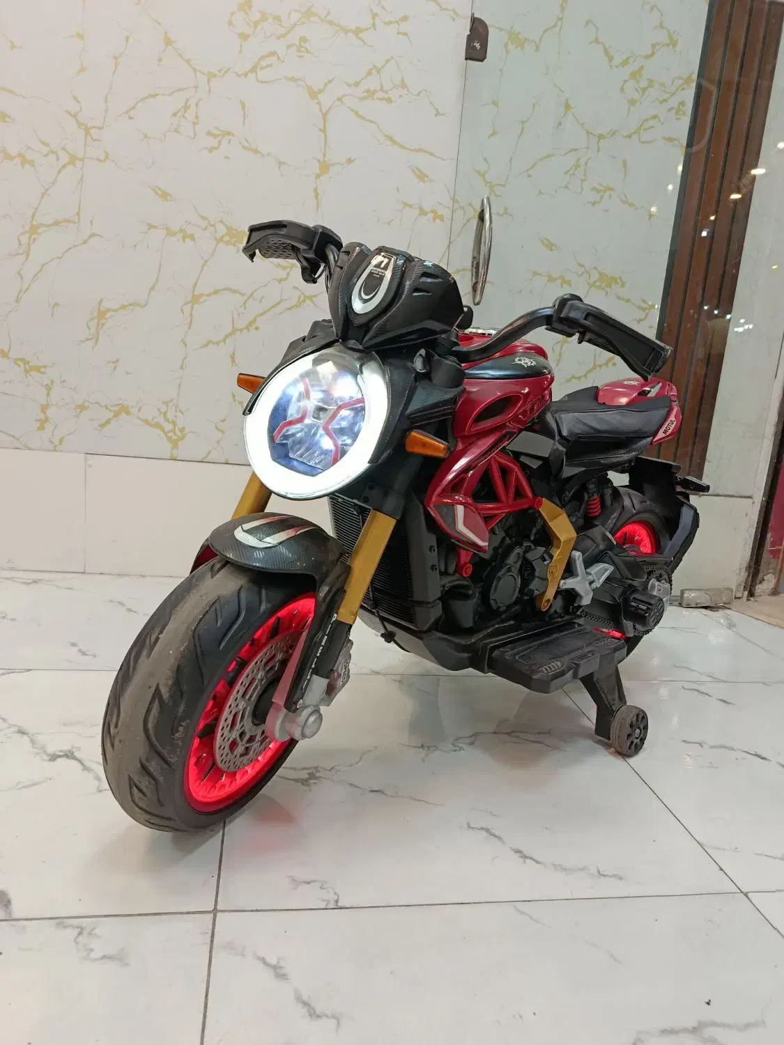 موتور شارژی|اسباب‌بازی بچه|سنگر, |دیوار