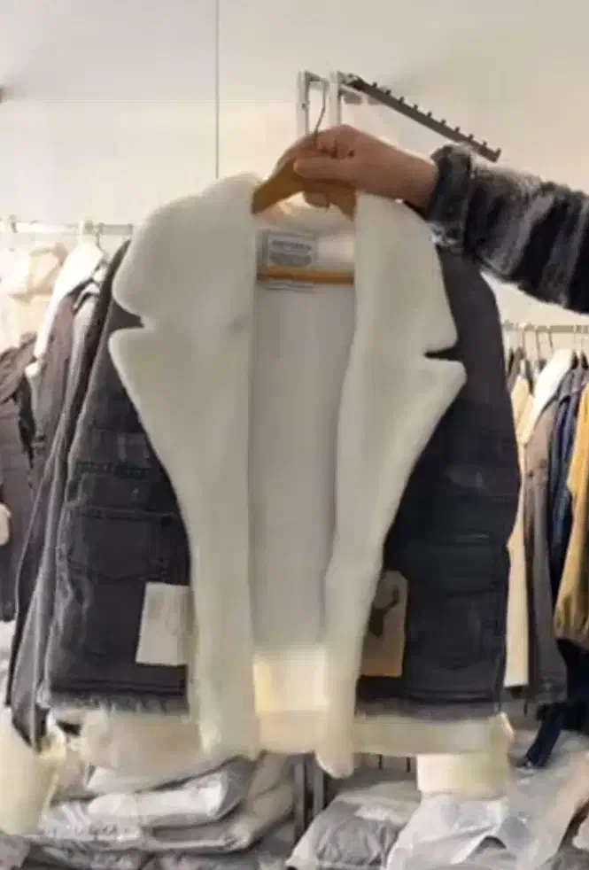 کت جین|لباس|گرگان, |دیوار