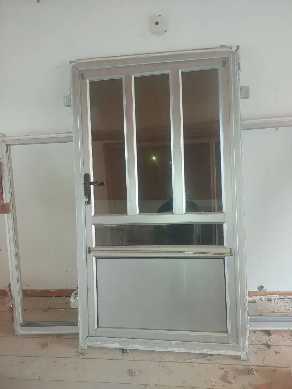 درب آلمینیومی دست دوم|مصالح و تجهیزات ساختمان|کلاردشت, |دیوار