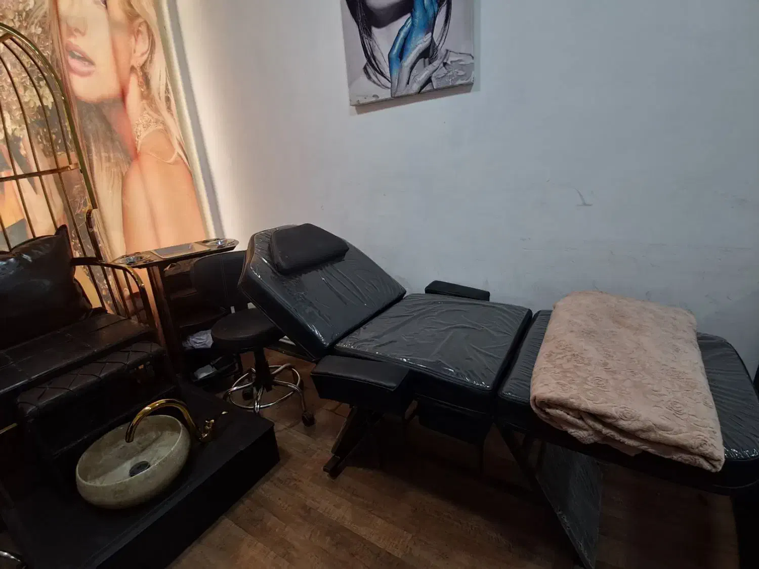 اجاره صندلی کراتین تخت مژه و تاتو فیشیال|اجارهٔ دفتر کار، اتاق اداری، مطب|تهران, نیروی هوایی (پیروزی)|دیوار