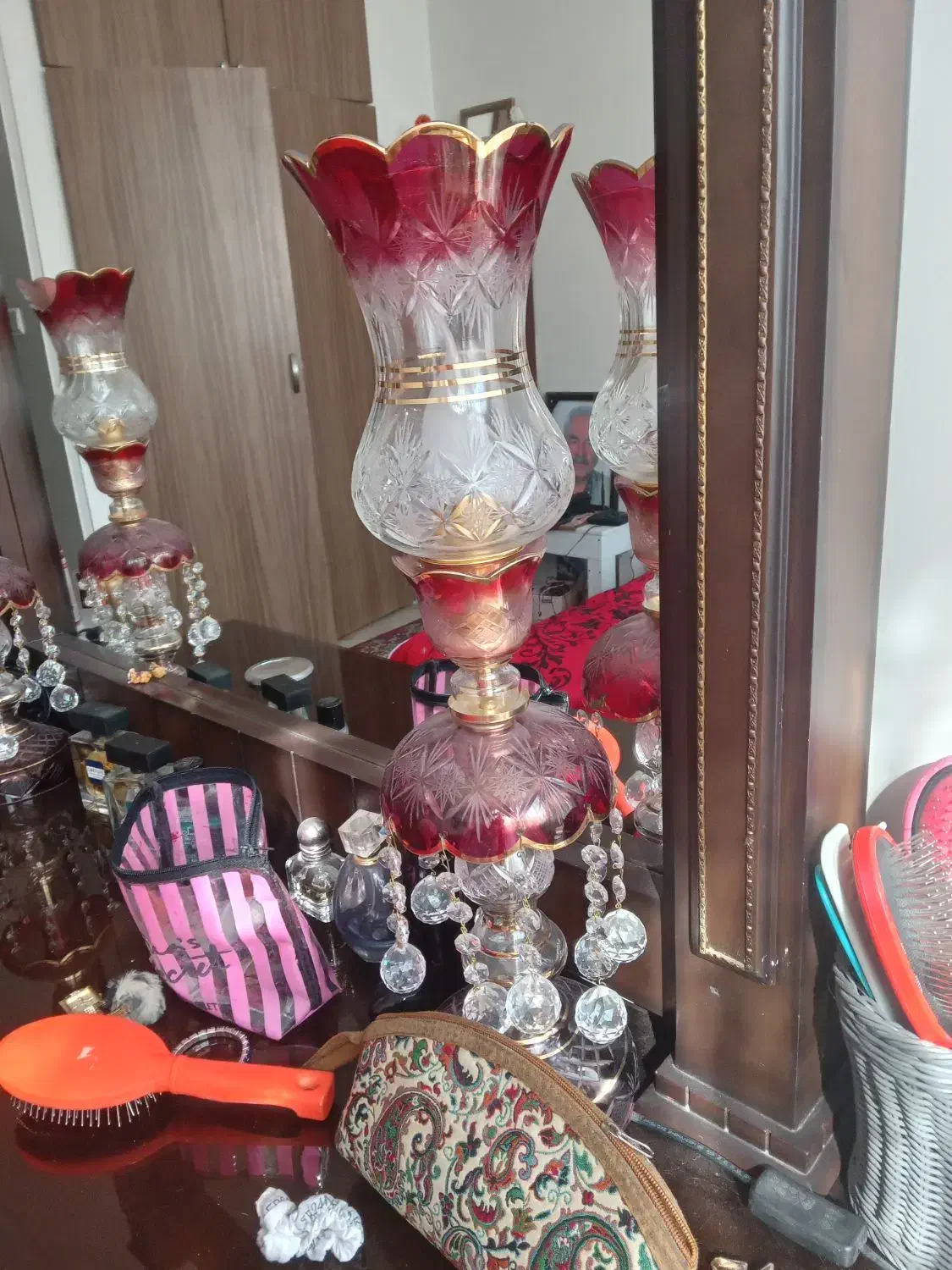 چراغ خواب لاله ای|چراغ خواب و آباژور|تهران, نیروی هوایی (پیروزی)|دیوار