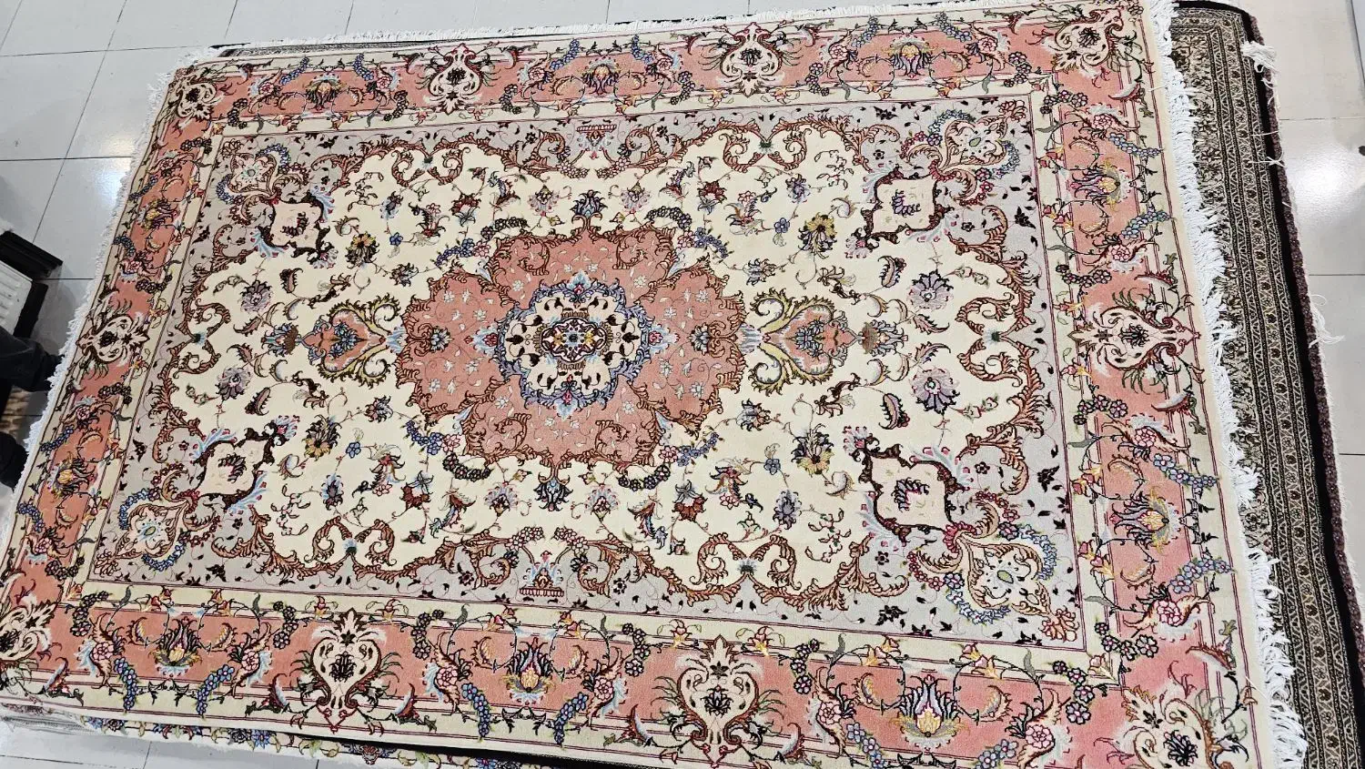 فرش دستباف خطیبی چهار گلبرگ|فرش|تبریز, |دیوار