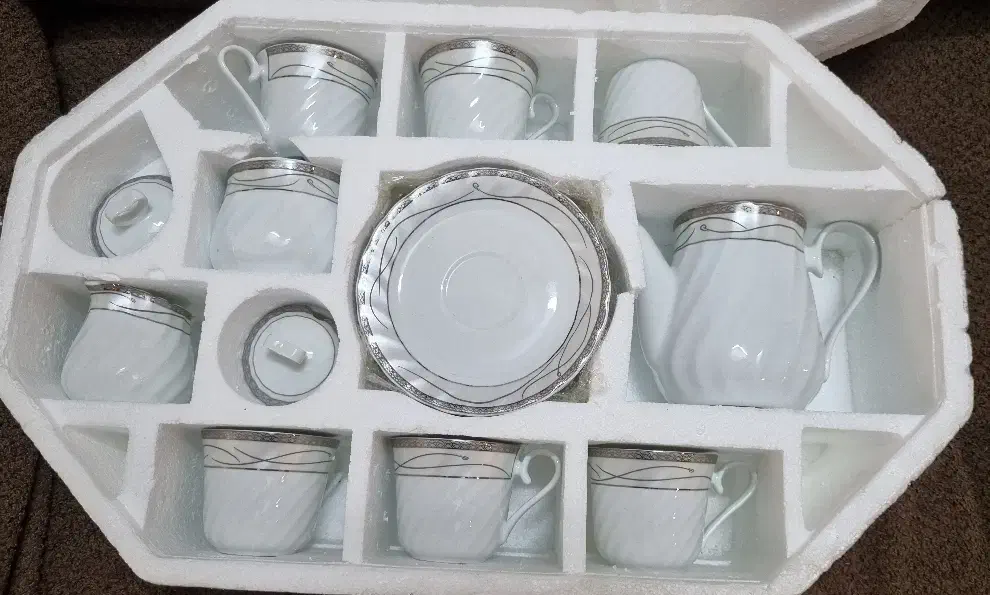 سرویس ۱۷ پارچه چایخوری|ظروف سرو و پذیرایی|نیشابور, شهرک فرهنگیان|دیوار