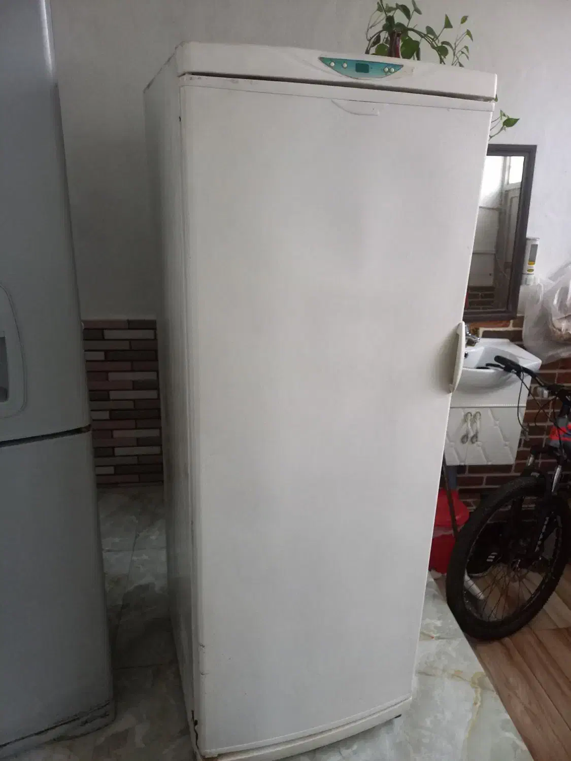 یخچال فریزر سالم و عالی به شرط|یخچال و فریزر|لاهیجان, مهرگان|دیوار