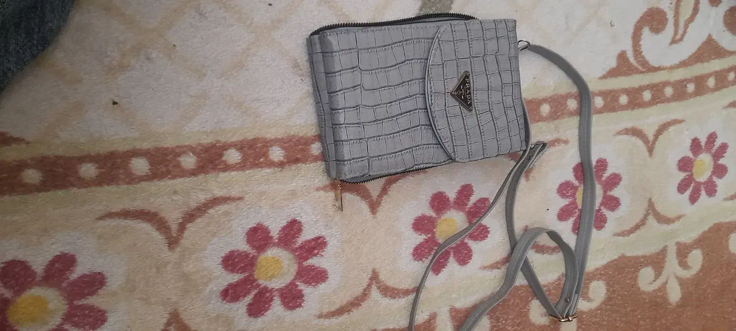 سلام ی عدد کیف|کیف، کفش، کمربند|قم, ناصردیوان|دیوار