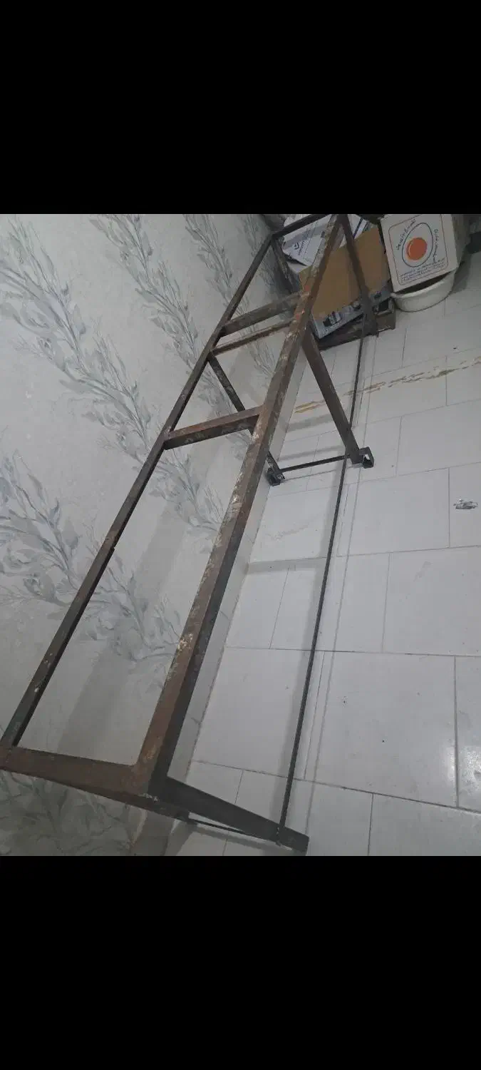 چهار پایه بزرگ|صندلی و نیمکت|زاهدان, |دیوار