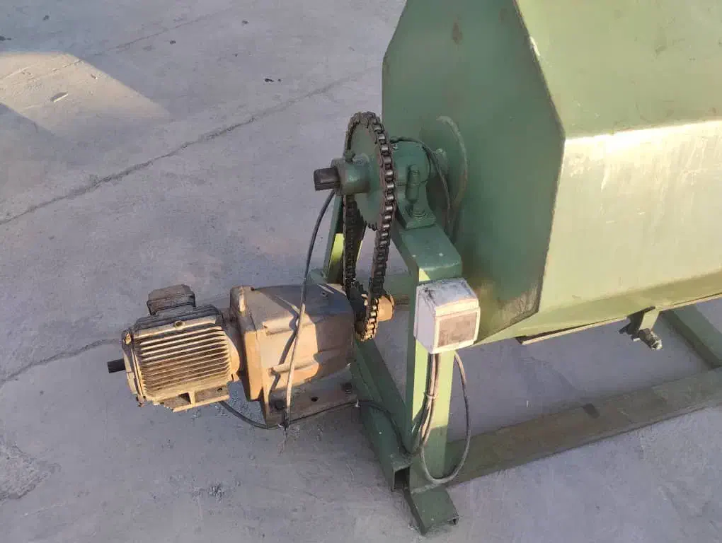 میکسر|ماشین‌آلات صنعتی|قم, کوه سفید|دیوار