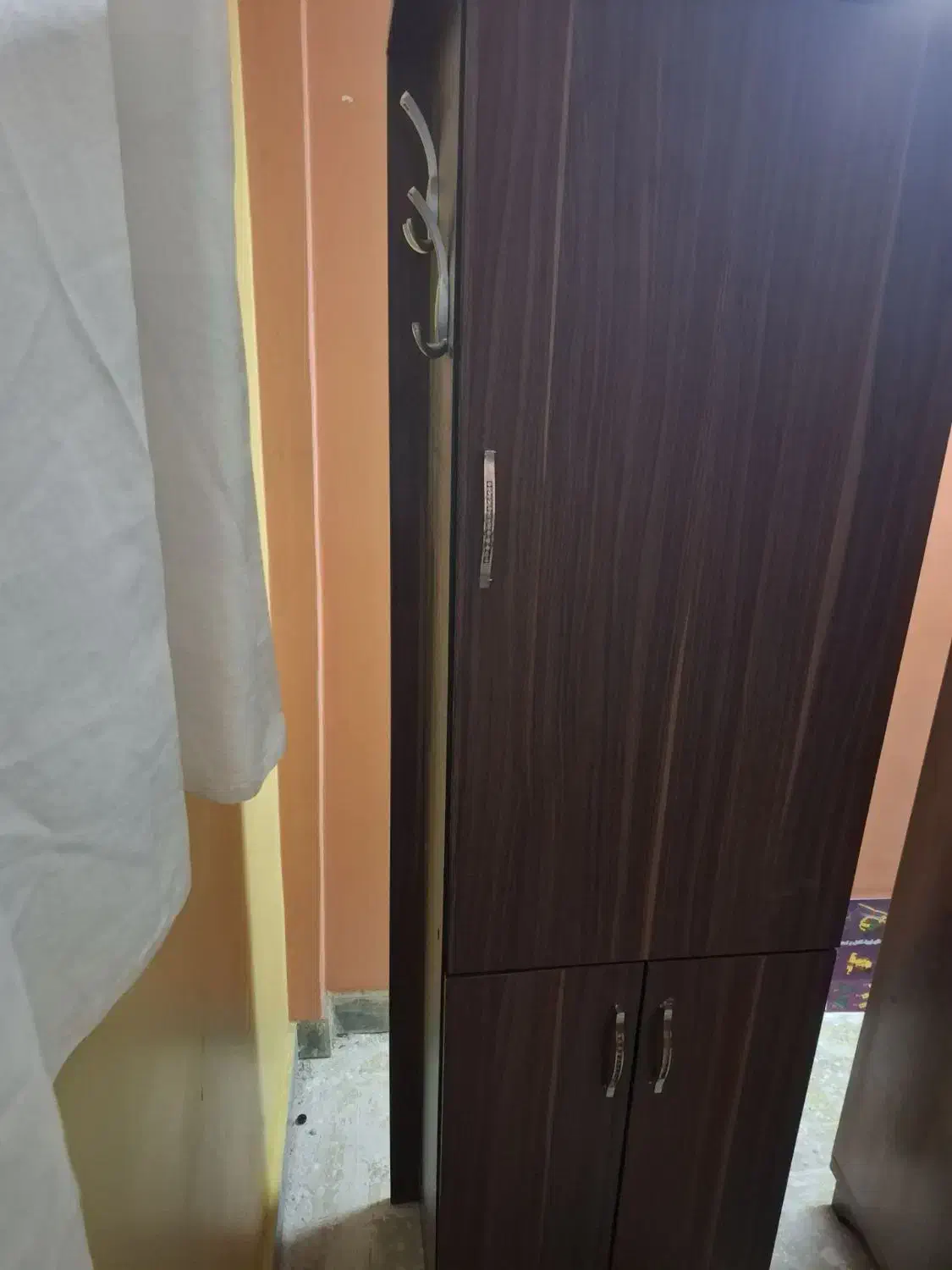 جاکفشی ،کمد|جاکفشی، کمد، دراور|تهران, باشگاه نفت|دیوار