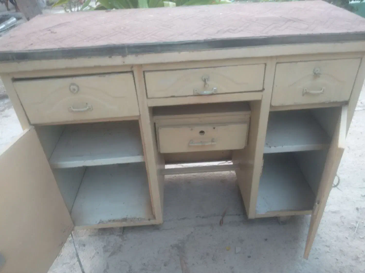 میز کمد آهنی|مبلمان اداری|کازرون, |دیوار