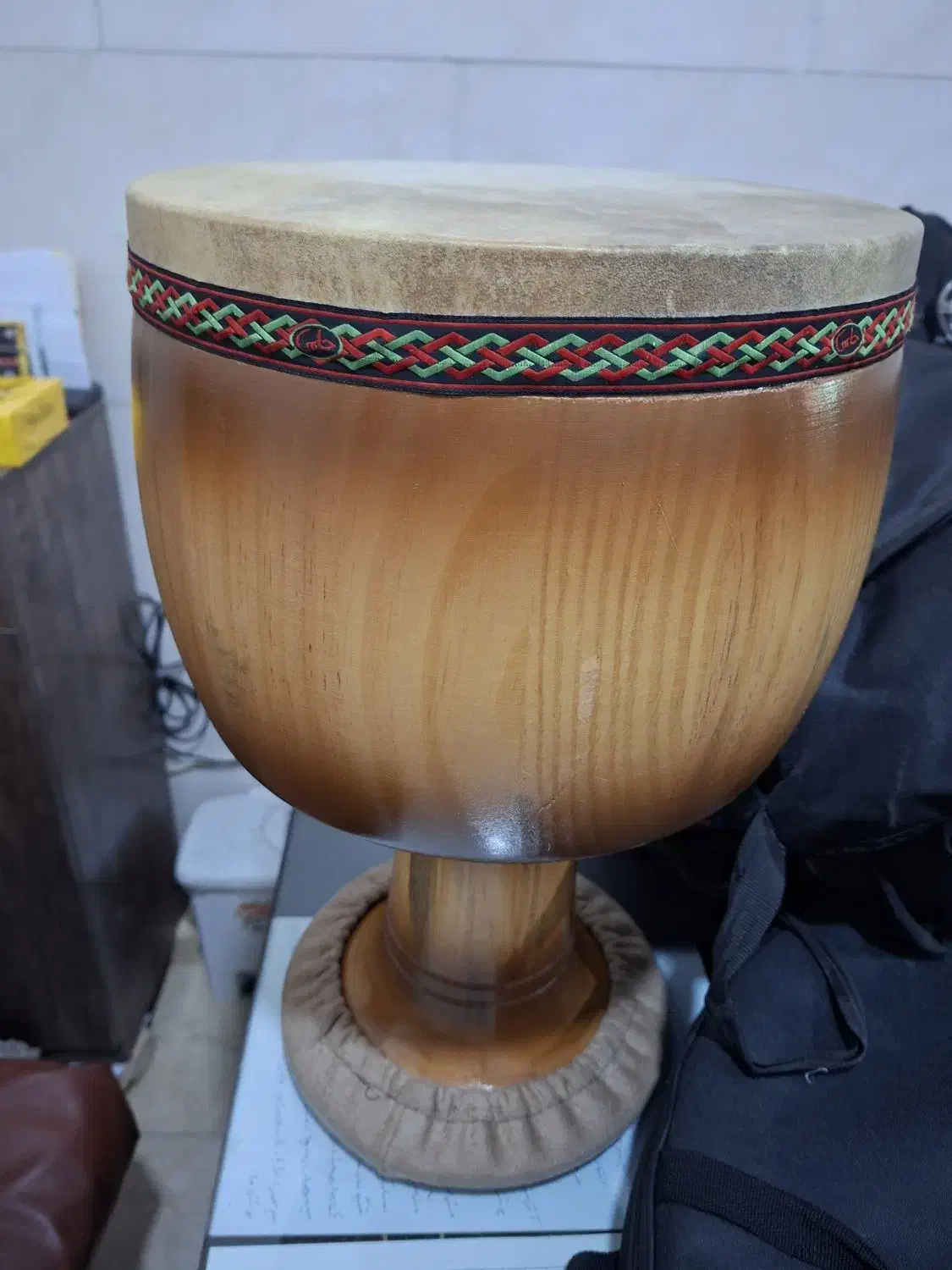 تنبک حلمی|سازهای سنتی|بهارستان, |دیوار