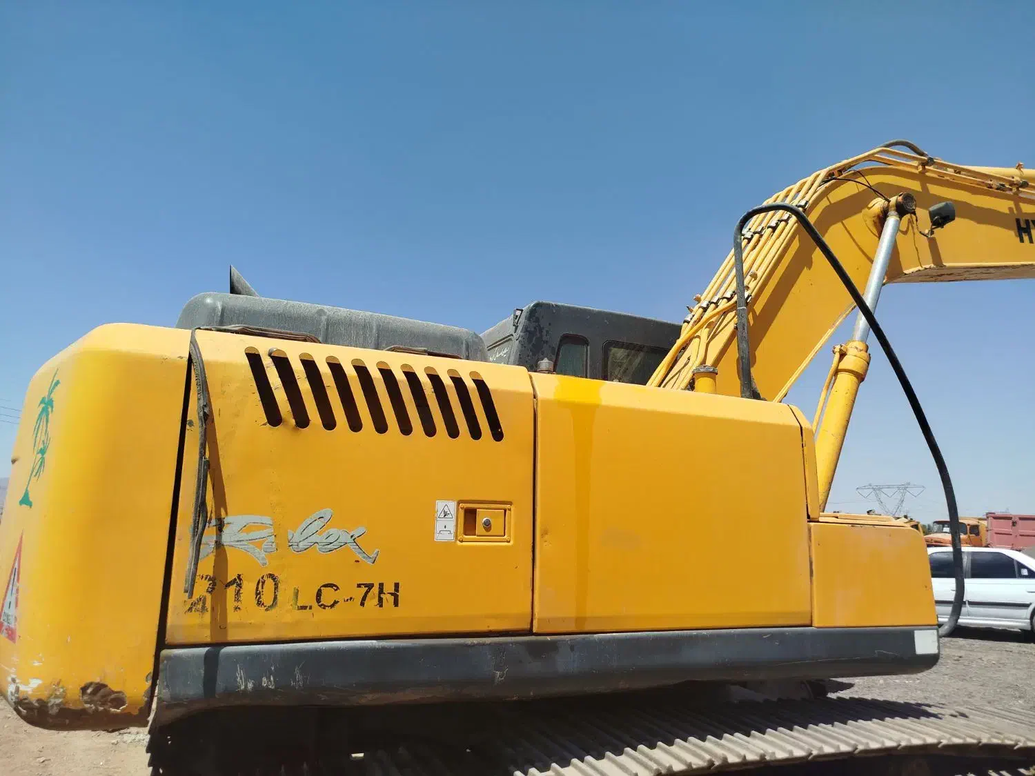 هیوندا ۲۱۰مدل۲۰۱۲.۲۰۰۴|خودرو سنگین|ابریشم, |دیوار