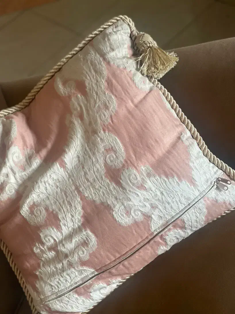 دو عدد کوسن کاملا سالم و تمیز|رختخواب، بالش، پتو|تهران, سوهانک|دیوار