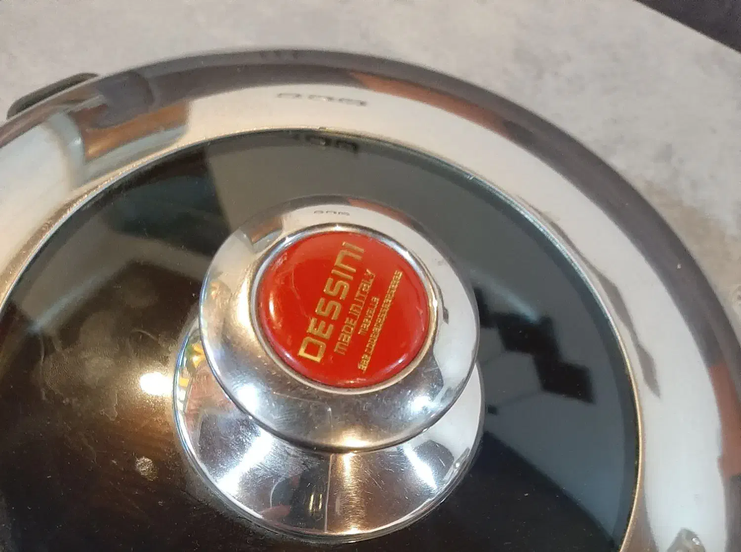 ماهی تابه ی دسینی|ظروف پخت‌وپز|رشت, کوی غلام نیا|دیوار