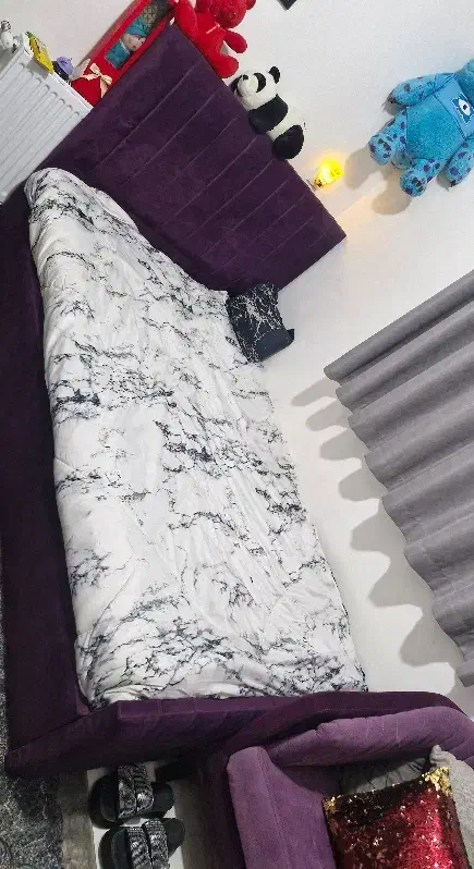 تخت یک ونیم نفره همراه یک مبل محکم با پارچه مخمل|تخت و سرویس خواب|رباط‌کریم, رباط‌کریم|دیوار