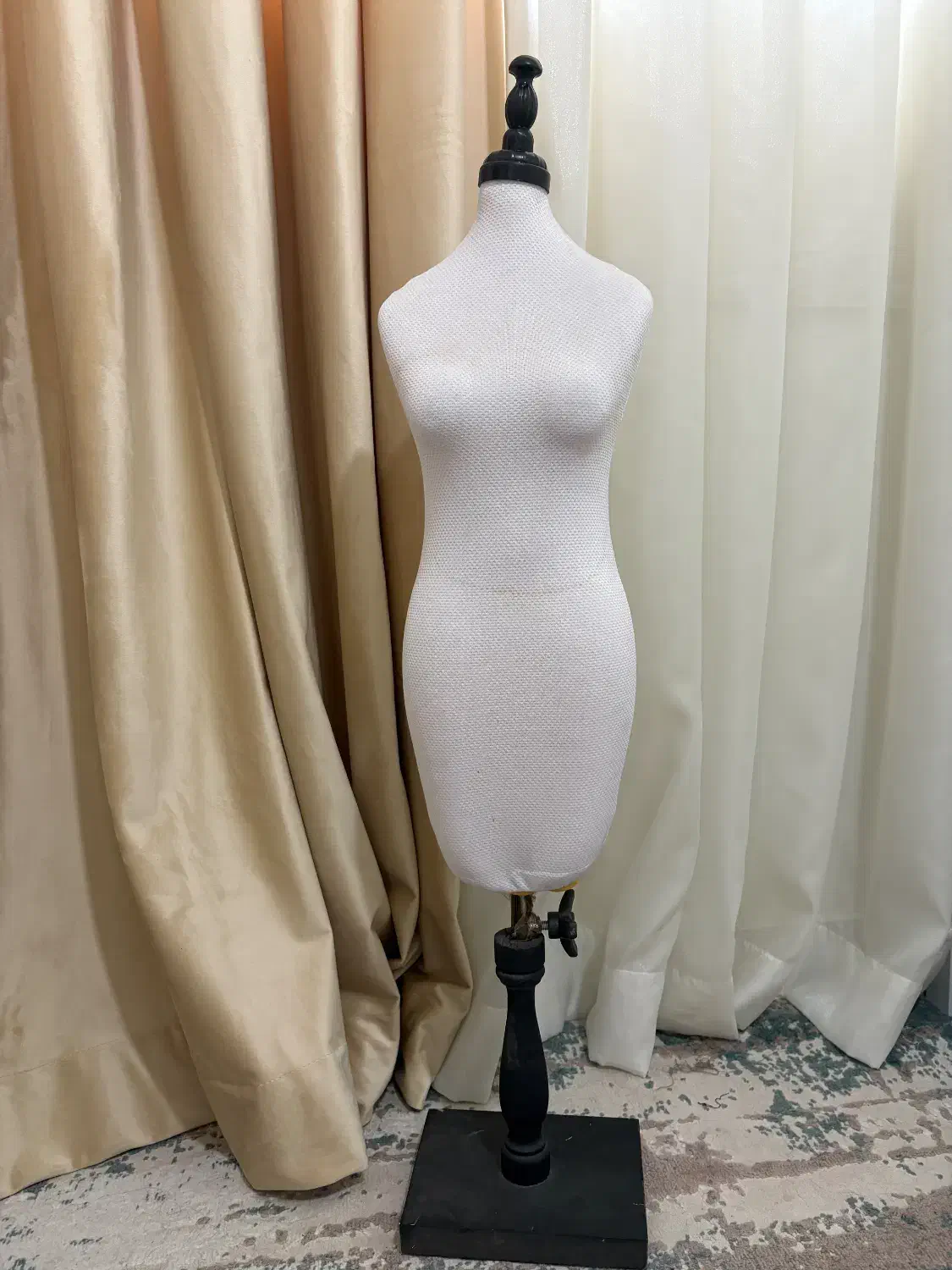 مانکن یک دوم|لوازم خیاطی و بافتنی|ری, تقی آباد|دیوار