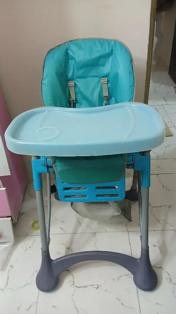 تخت کودک صندلی غذا کودک کریر و روروئک ماشین کودک|تخت و صندلی بچه|مشهد, عبادی|دیوار