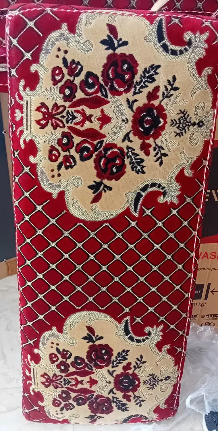 4عددپشتی و موکت|پشتی|قروه, |دیوار