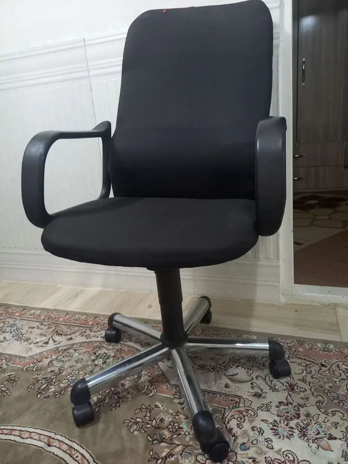 صندلی چرخدار اداری|مبلمان اداری|قم, ولیعصر|دیوار