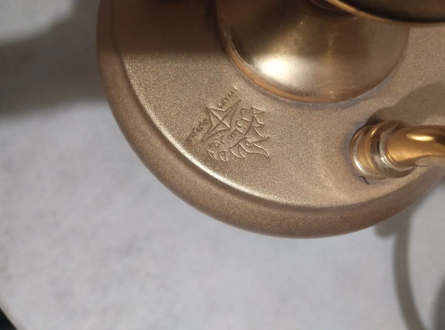 لوستر برنجی آب طلا|لوستر و چراغ آویز|تهران, نیروی هوایی (پیروزی)|دیوار