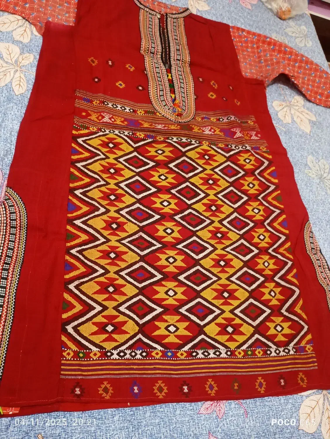 لباس محلی|لباس|مشهد, شهید قربانی|دیوار