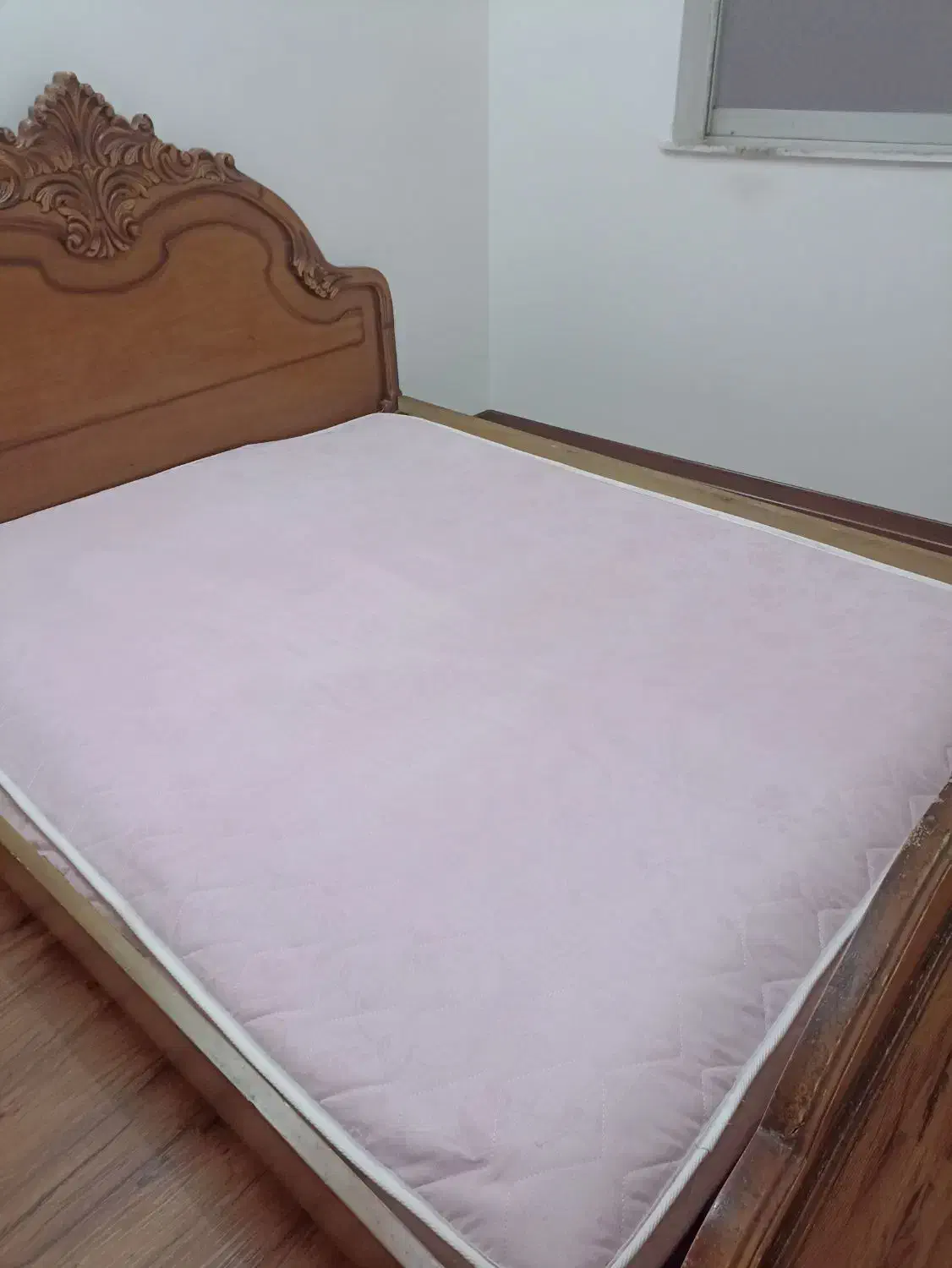 تشک دونفرهسالم وتمیز|تخت و سرویس خواب|صومعهسرا, |دیوار