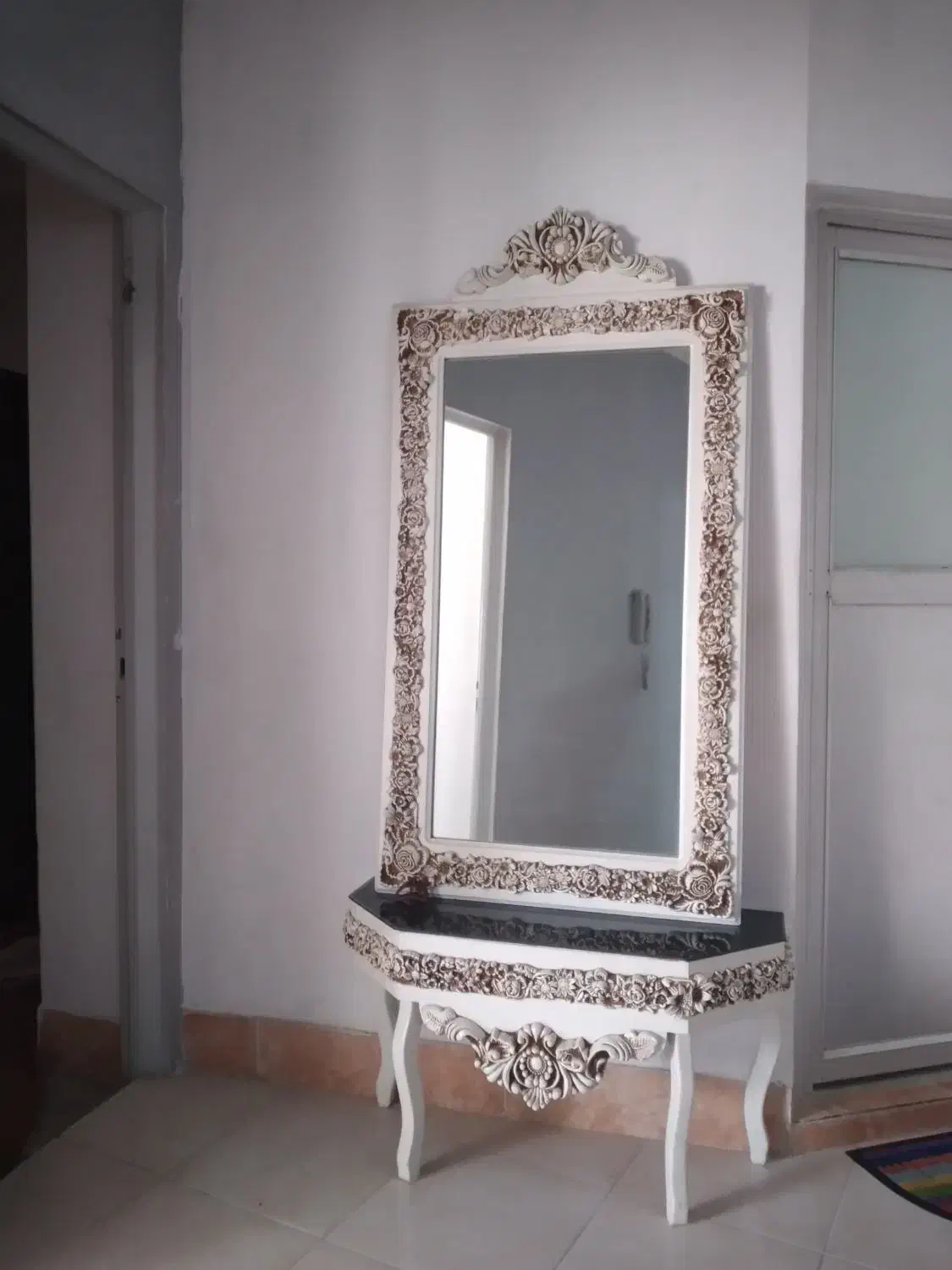 درحد نو|آینه|گرگان, |دیوار