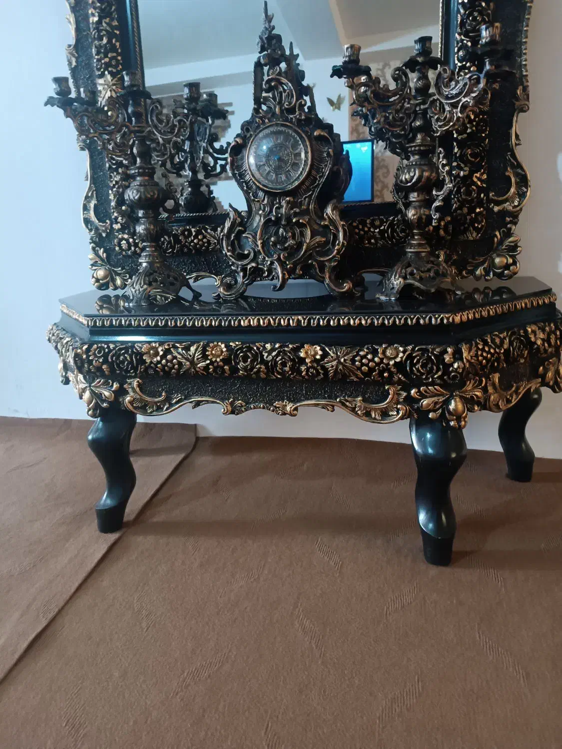 اینه و کنسول همراه شمعدانی و ساعت|بوفه، ویترین، کنسول|میانه, |دیوار