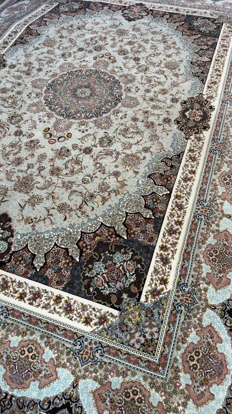 ۳ فرش عدد ۹ متری مشهد ۱۲۰۰ شانه تراکم ۳۶۰۰|فرش|اراک, |دیوار