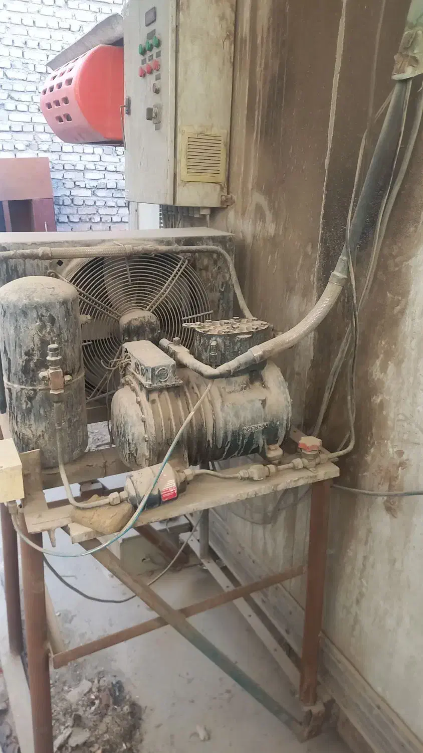 سردخانه|ماشین‌آلات صنعتی|باغستان, |دیوار