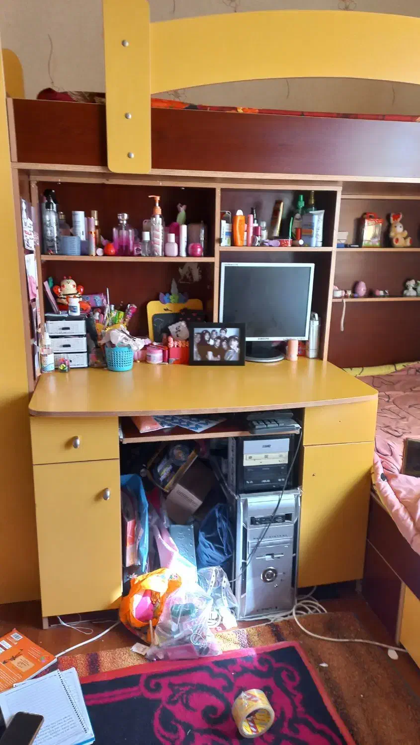 تخت دو طبقه  جنس  چوب ترک درجه یک فروش فوری|تخت و سرویس خواب|پرند, فاز ۵|دیوار