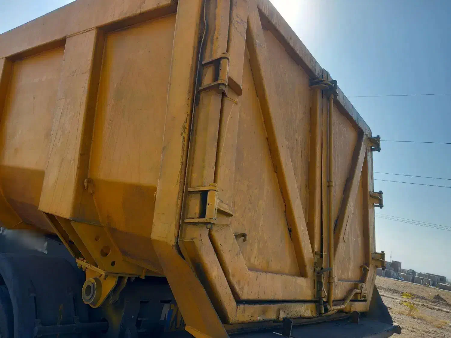 سلام‌یک‌دستگاه‌‌کمپرس‌۳محور‌مایان‌سنددارتمیز‌درحد|خودرو سنگین|زرند, |دیوار