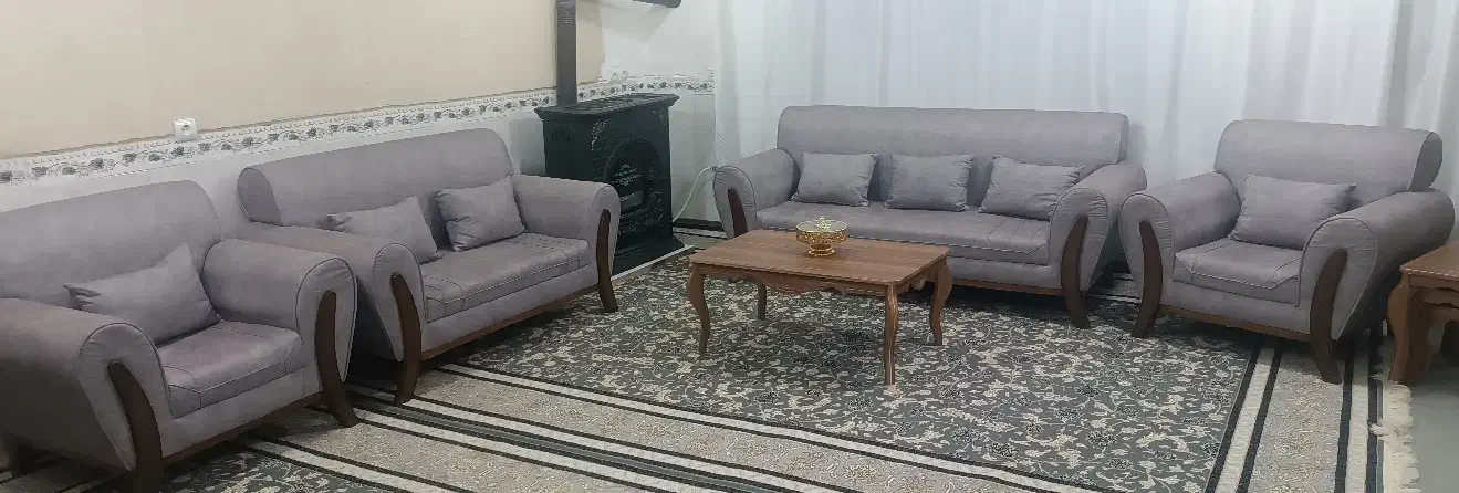 مبل 7نفره پایه چوبی همراه با عسلی در حد نو|مبلمان خانگی و میز عسلی|جوانرود, |دیوار