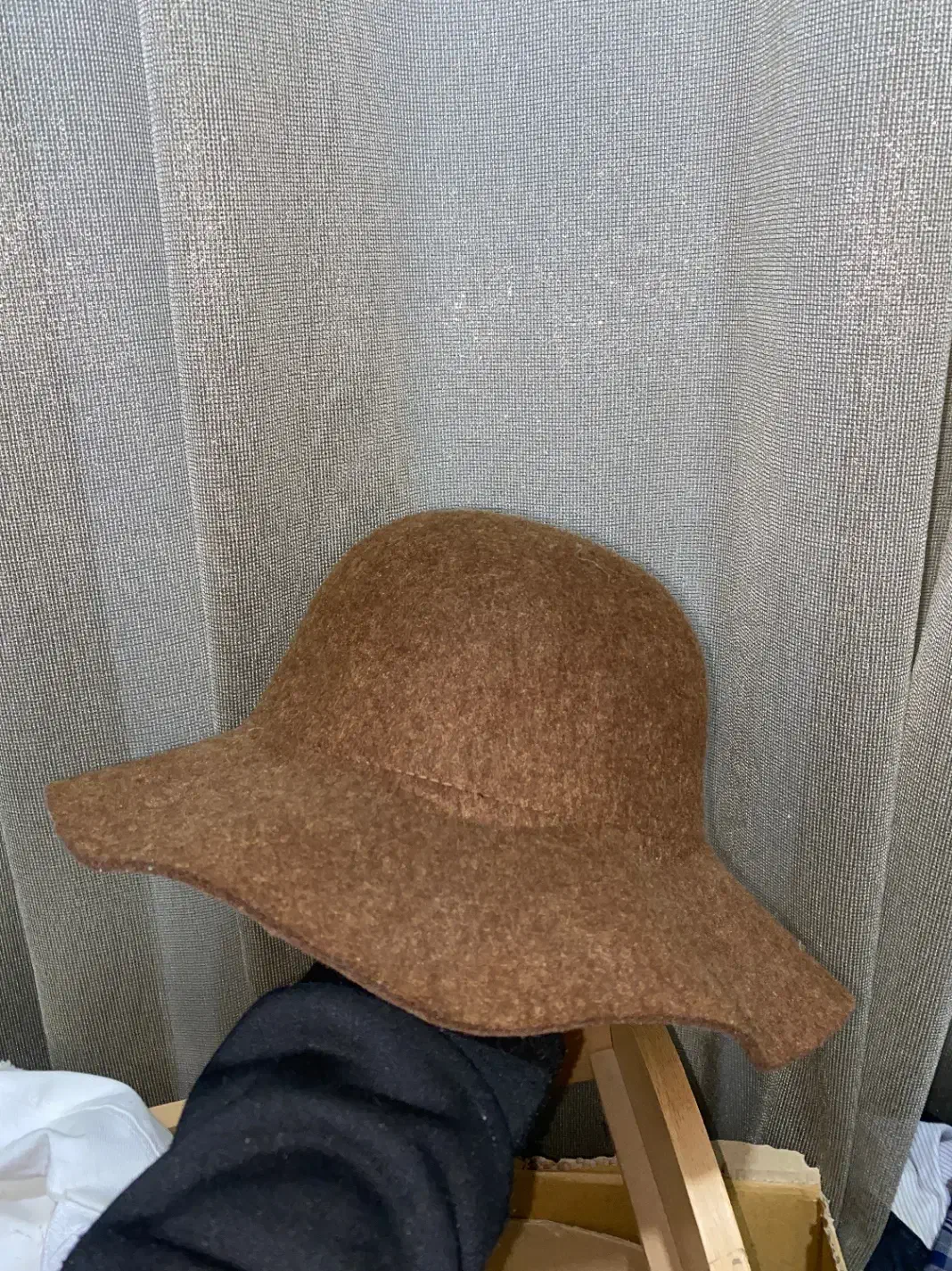 کلاه|لباس|میانه, |دیوار