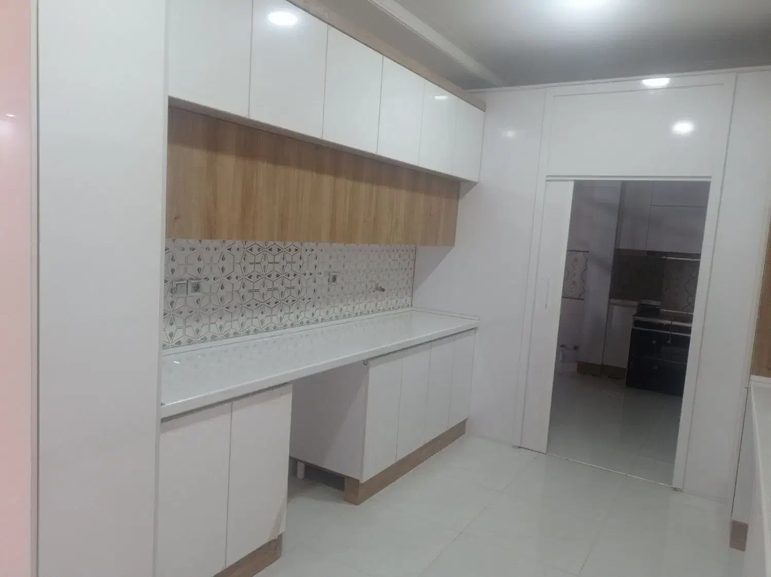 نصاب کابینت آشپزخانه کمددیواری درب اتاقی طبقه بندی|خدمات پیشه و مهارت|شیراز, محراب|دیوار