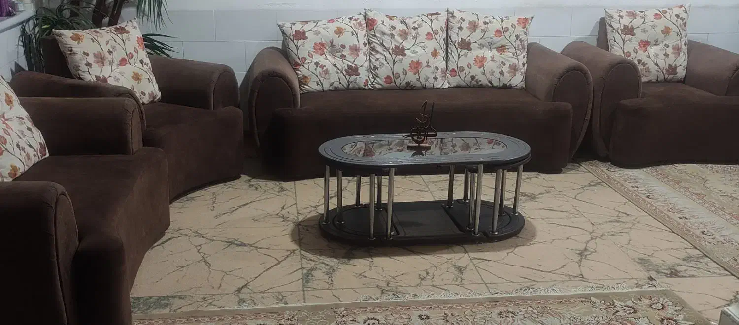 با سلام یه دست مبل هفت نفره|مبلمان خانگی و میز عسلی|شیراز, شاه قلی بیگی|دیوار